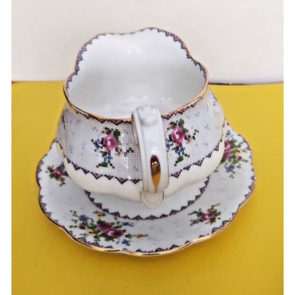 Royal Albert Petit Point Large Gravy Boat with Underplate 1970's - Picture 6 of 13